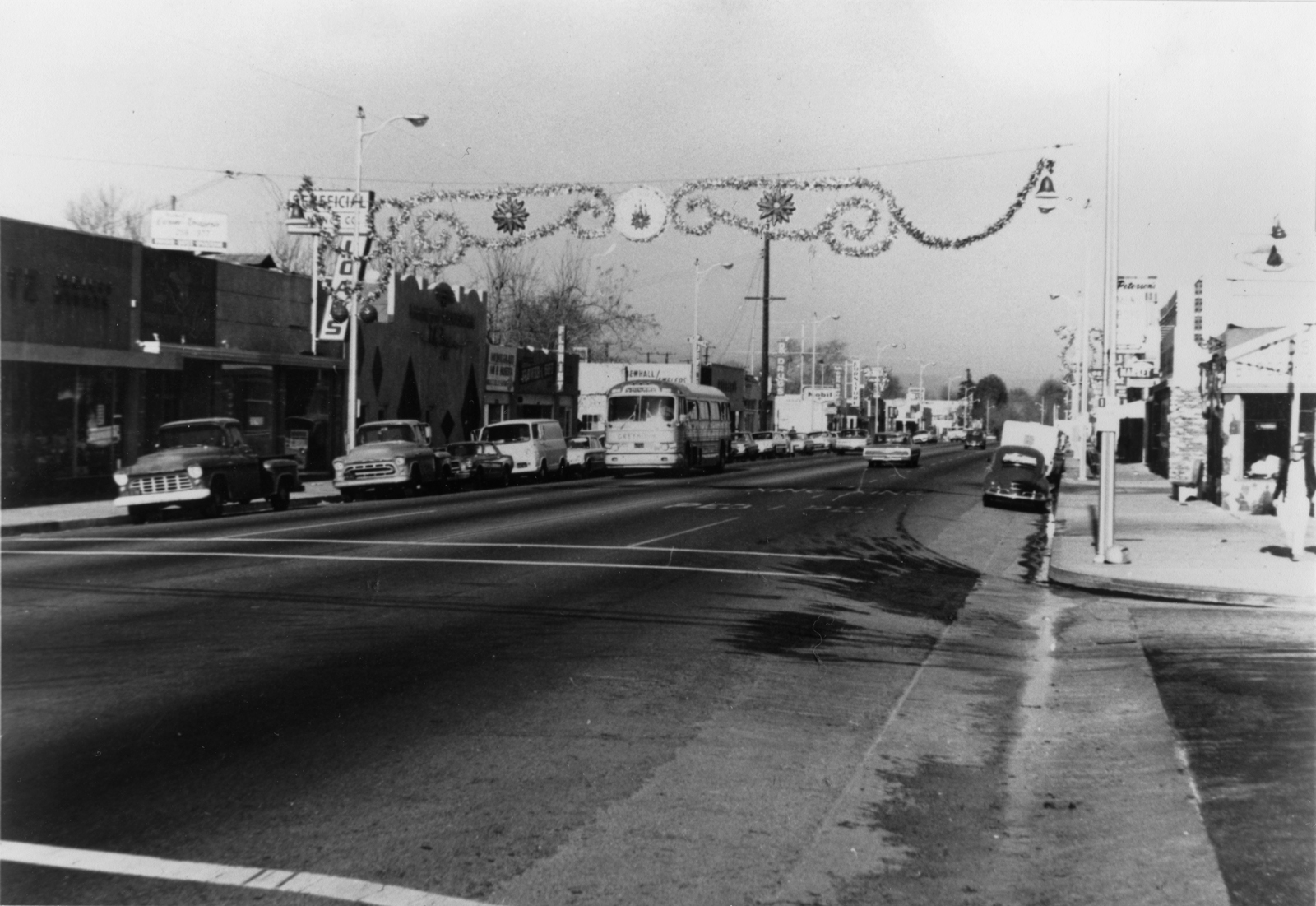 AP1531 Newhall Christmas Street Decorations, Early 1960s