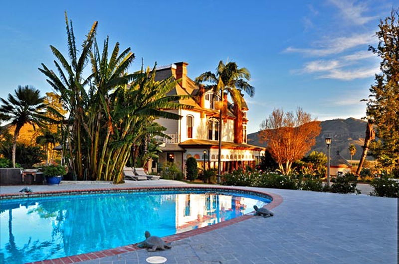 HI1201b Piru Piru Mansion, 2012