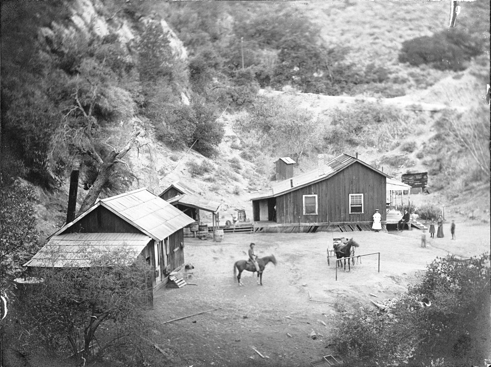 Santa Clarita Valley History In Pictures - HS9015