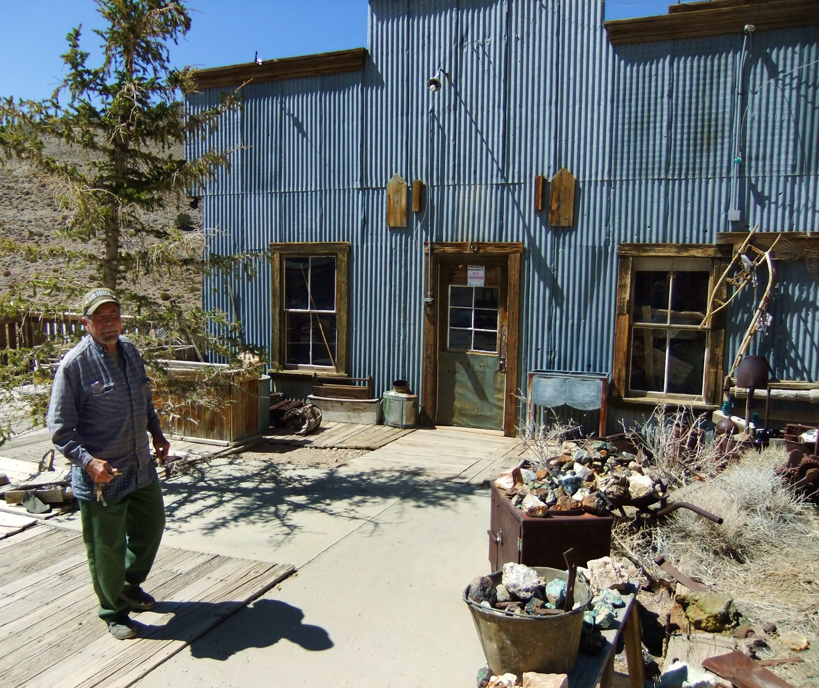 LW2376a Mojave Desert Cerro Gordo General StoreMuseum