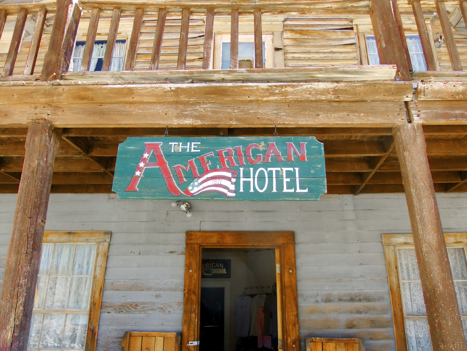 LW2377a Mojave Desert American Hotel at Cerro Gordo