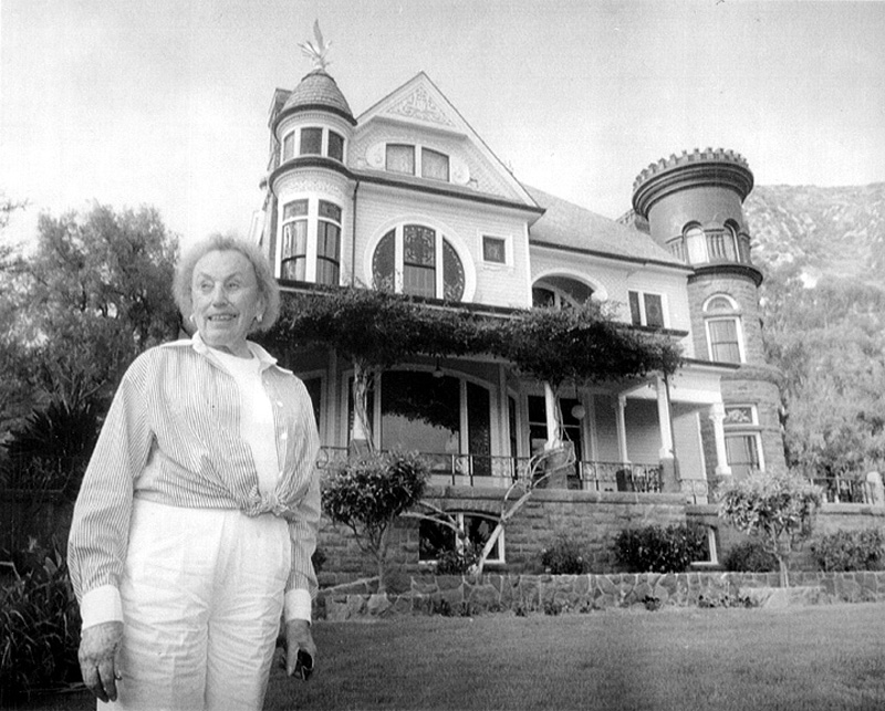 SG9302 People Ruth Newhall at the Piru Mansion